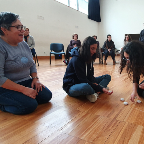 Jogos Tradicionais com a colaboração de um grupo de idosos da Casa Da Juventude de Guimarães